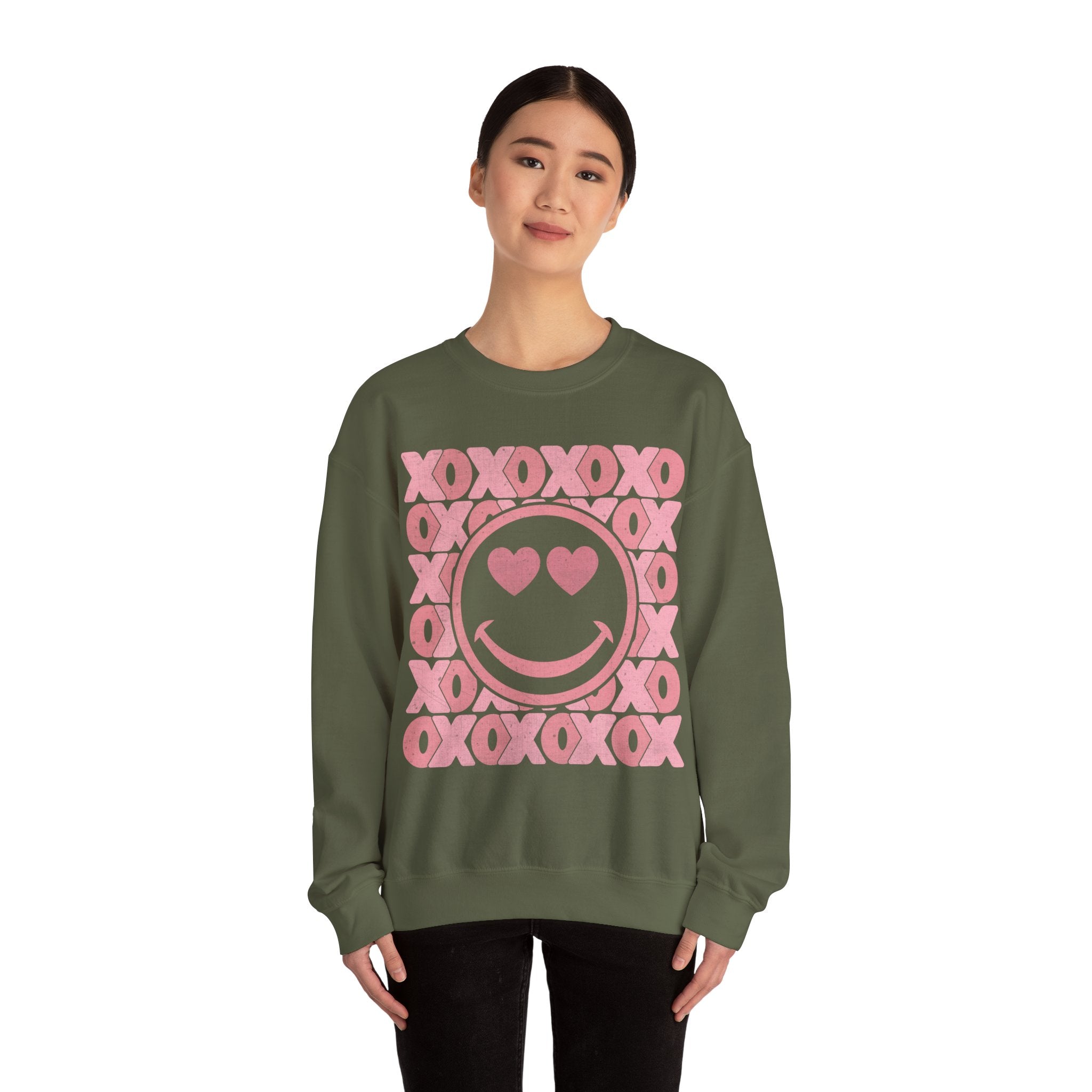 XOXO Smiley Face Sweatshirt, Valentines Smile Shirt, Retro Happy Face Crewneck, Trendy Sweatshirt, Cute Valentines Outfit