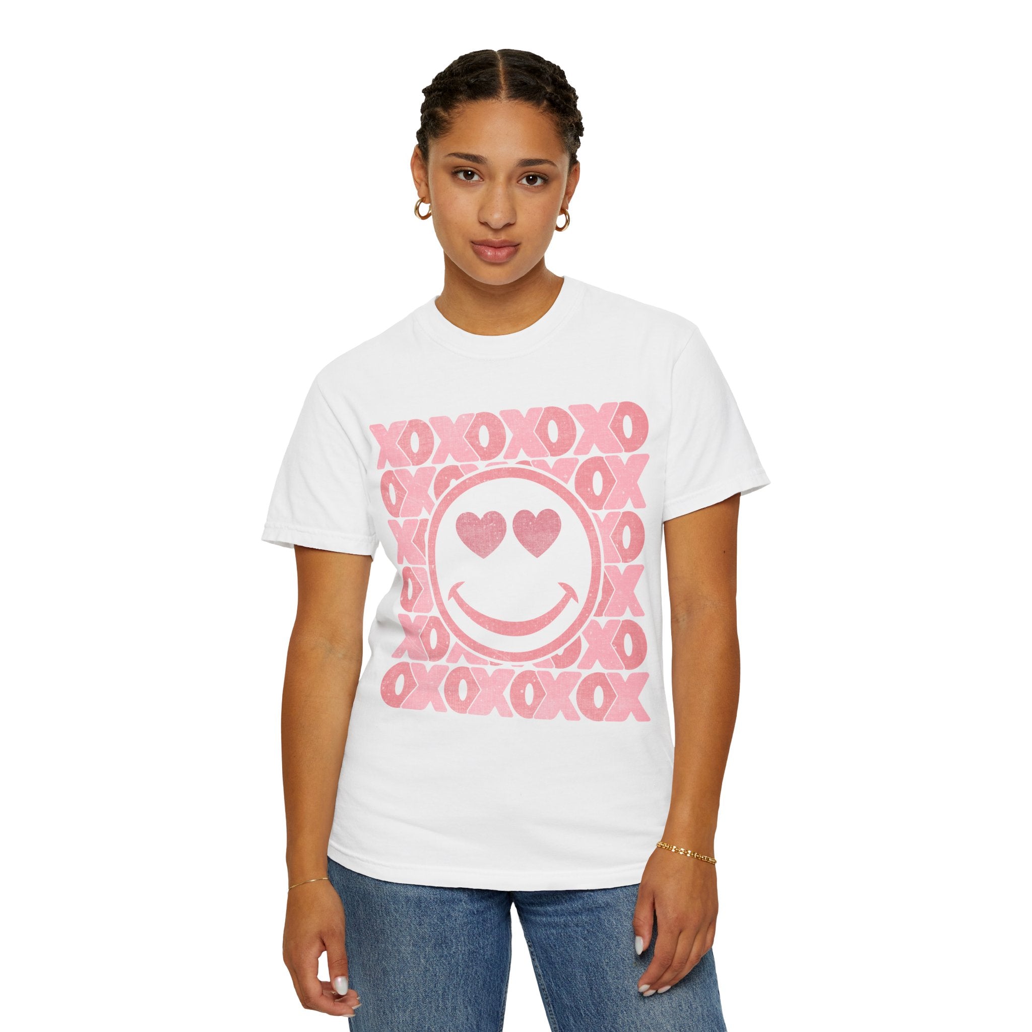 XOXO Smiley Face Shirt, Valentine Heart Shirt, Xoxo Shirt, Valentines Day Gift, Retro Love Shirt, Pink XOXO Smiley Face Tee