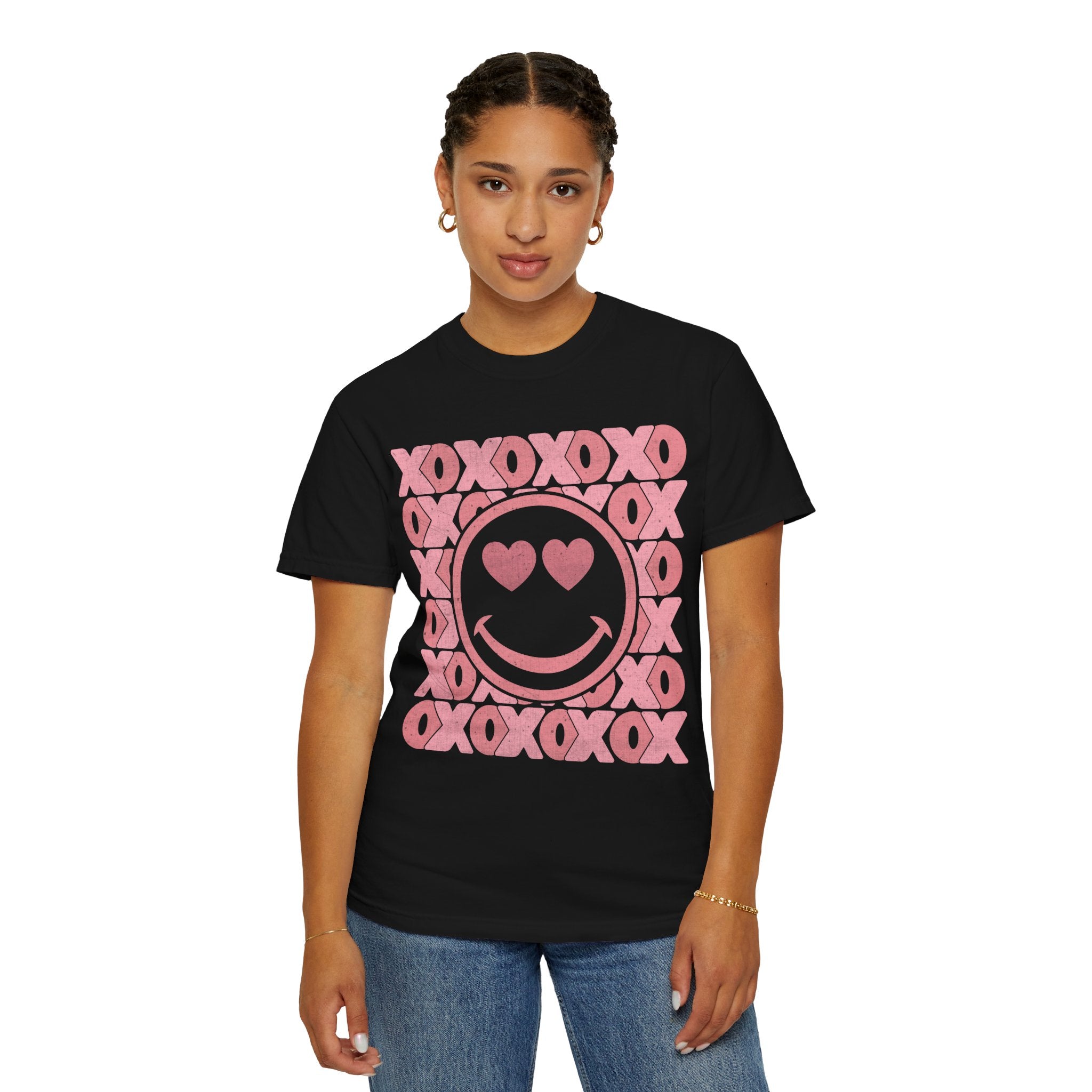 XOXO Smiley Face Shirt, Valentine Heart Shirt, Xoxo Shirt, Valentines Day Gift, Retro Love Shirt, Pink XOXO Smiley Face Tee