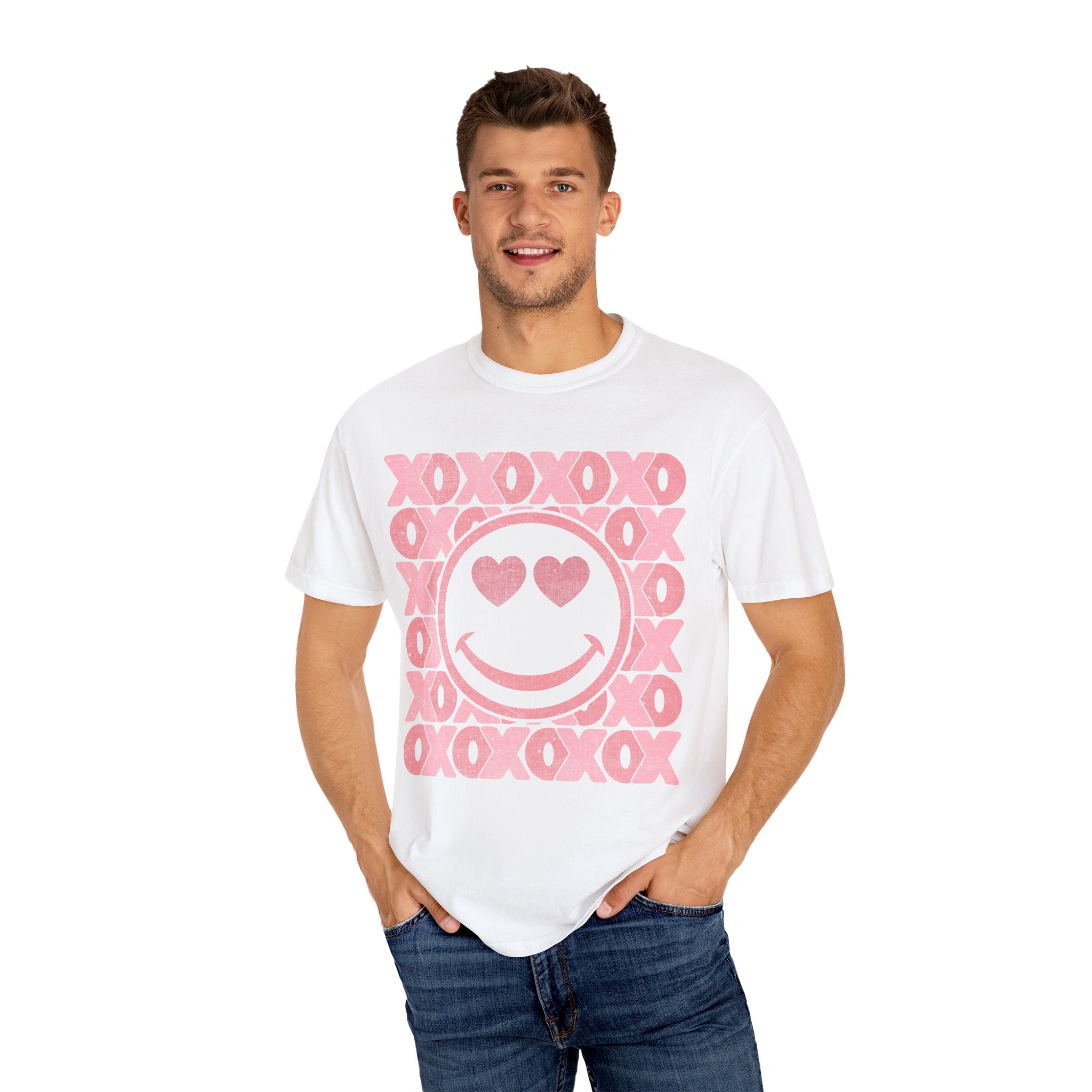 XOXO Smiley Face Shirt, Valentine Heart Shirt, Xoxo Shirt, Valentines Day Gift, Retro Love Shirt, Pink XOXO Smiley Face Tee