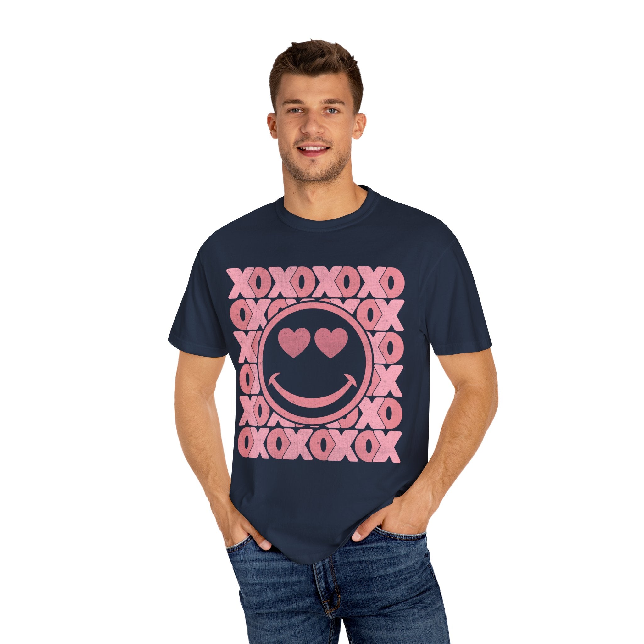 XOXO Smiley Face Shirt, Valentine Heart Shirt, Xoxo Shirt, Valentines Day Gift, Retro Love Shirt, Pink XOXO Smiley Face Tee